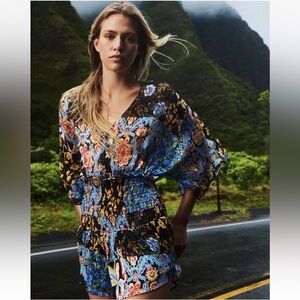 A16 NWT Zara Smocked Waist Flare Sleeve Shorts Romper Multicolored‎